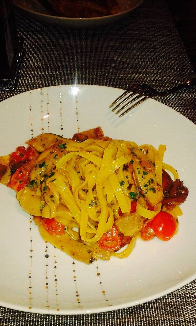 Alex Restaurant & Café