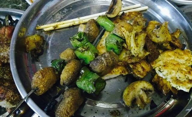 兄弟架子肉烤全羊总店(头屯河区)