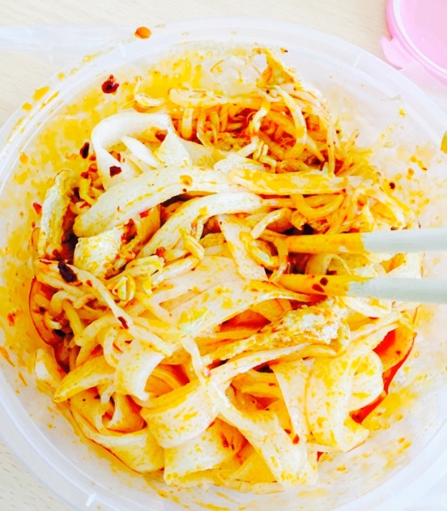 红红手工秘制擀面皮(荣民龙首广场店)