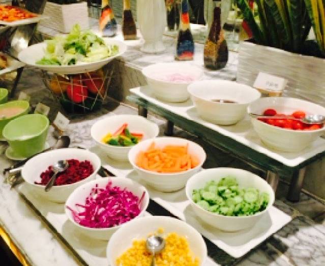 城市名人酒店·喝彩海鲜自助西餐厅