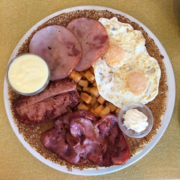 De Dutch Pannekoek House