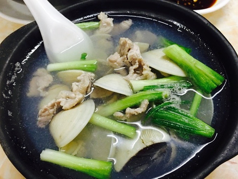 权仔猪脑骨髓煲仔汤