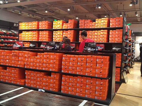 Nike(比斯特上海购物村店)旅游景点图片