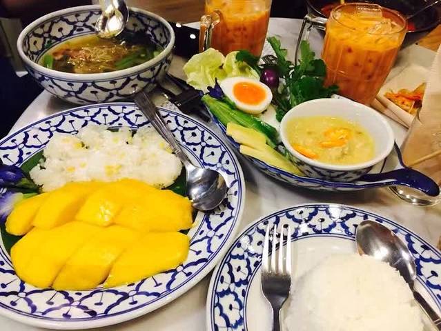 Rosniyom-Future Park Rangsit