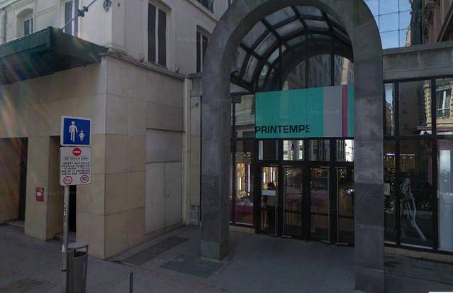 巴黎春天购物中心(里昂店)