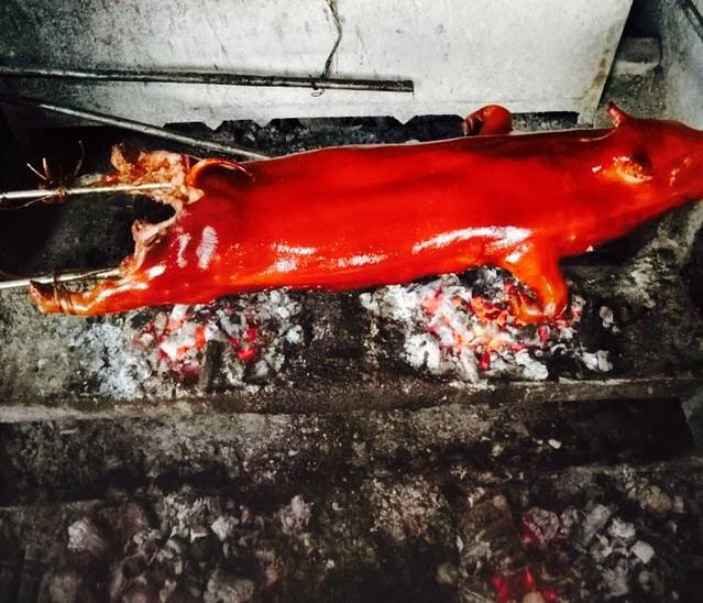 金玉乳猪店(风情镇店)