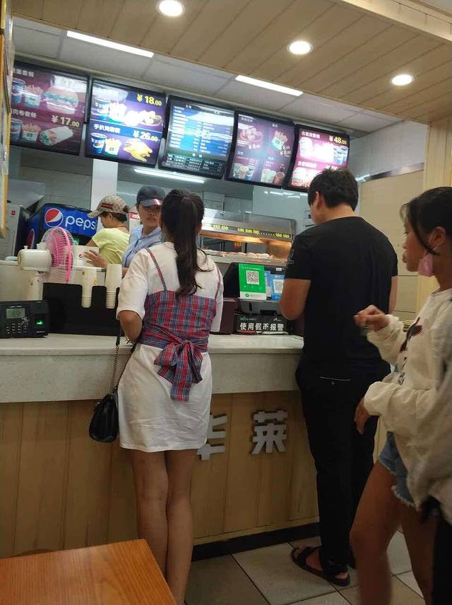 华莱士·全鸡汉堡(东海路店)