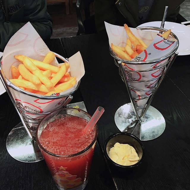 Tubestation站点比萨(国瑞城店)