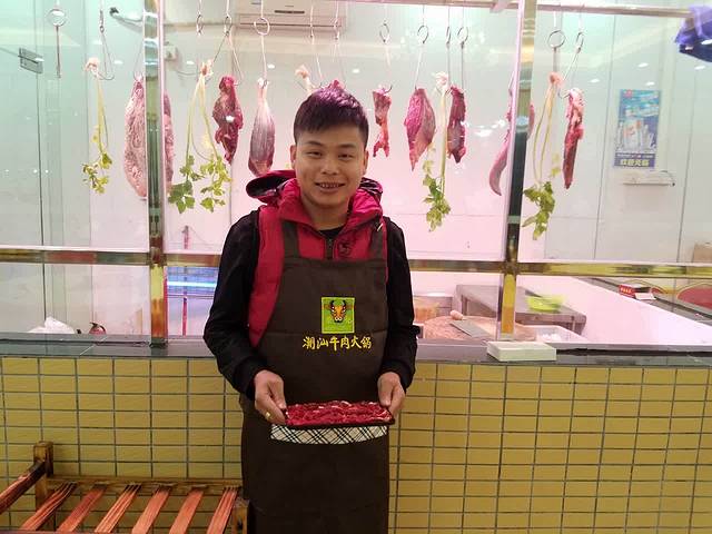 荣记潮牛·潮汕生鲜牛肉馆