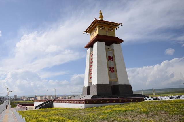 慈悲慧眼感恩塔