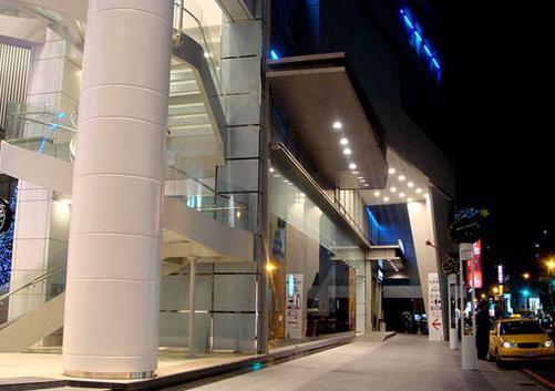 大鲁阁新时代购物中心