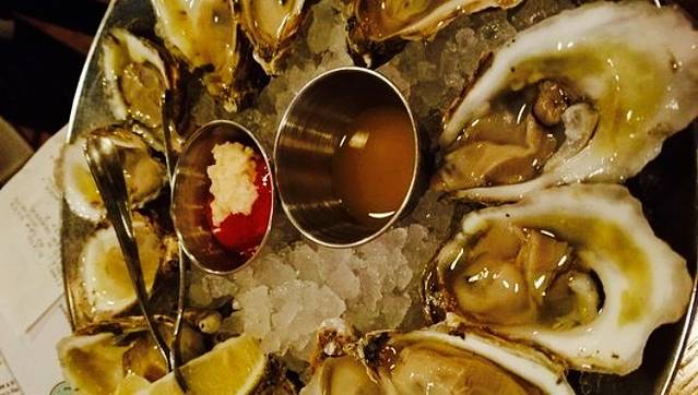 Hank's Oyster Bar Old Town