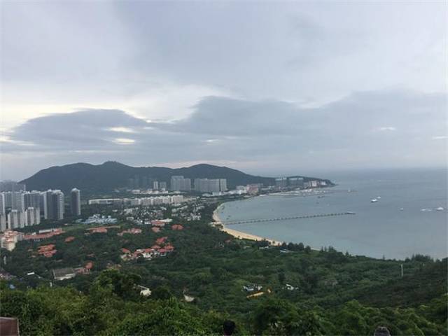 没有落叶的秋天--我们在三亚