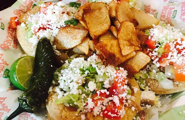 100% Antojitos Mexicanos