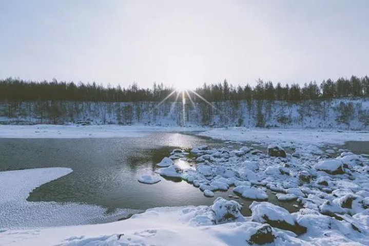 "河水还冒着热气，景色真的很美且很神奇，这里也是拍日出和日落比较理想的地方_不冻河"的评论图片