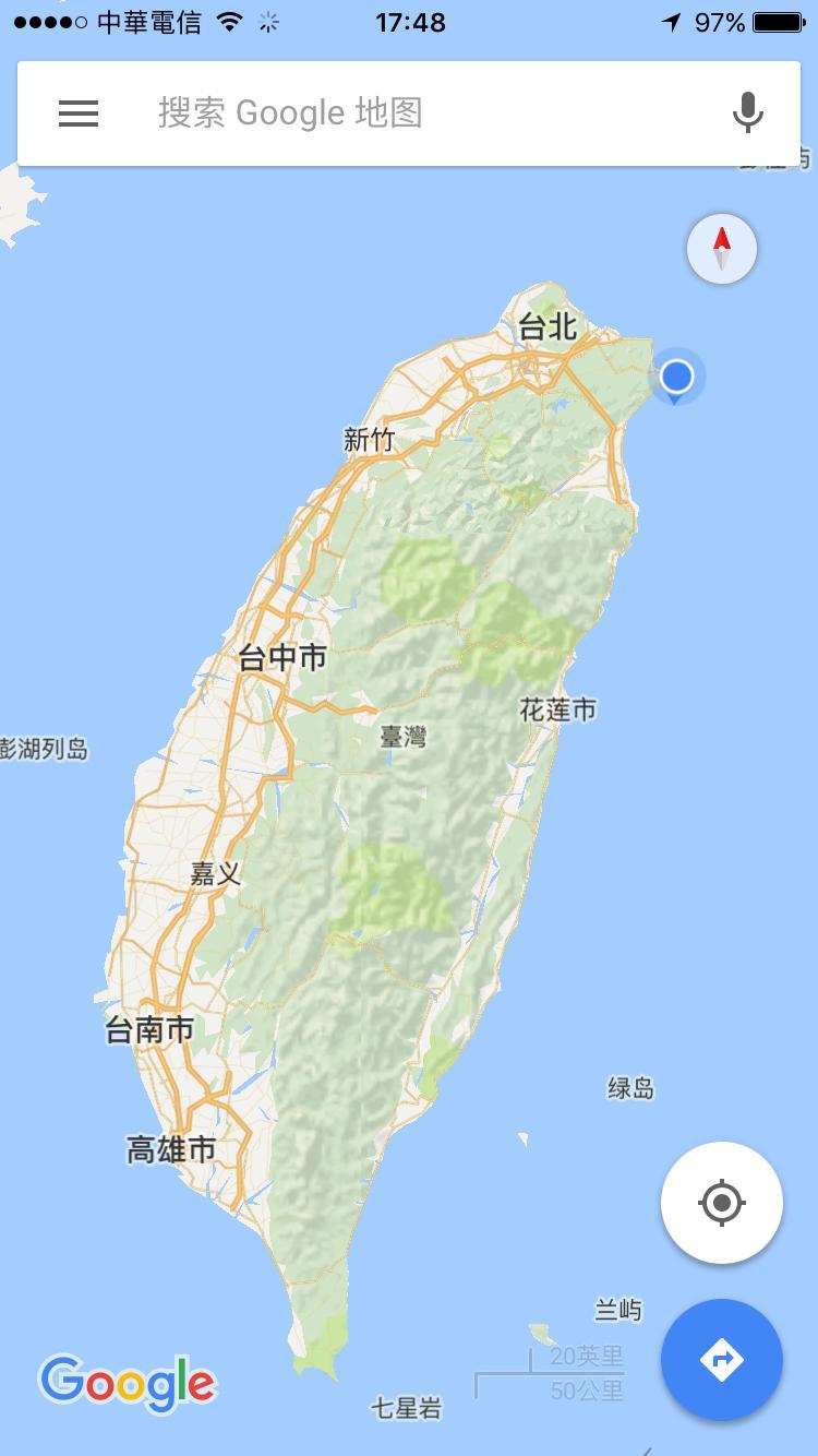 虽然没有垦丁的鹅銮鼻灯塔那么有名但这里更别有洞天碧绿草地将雪白