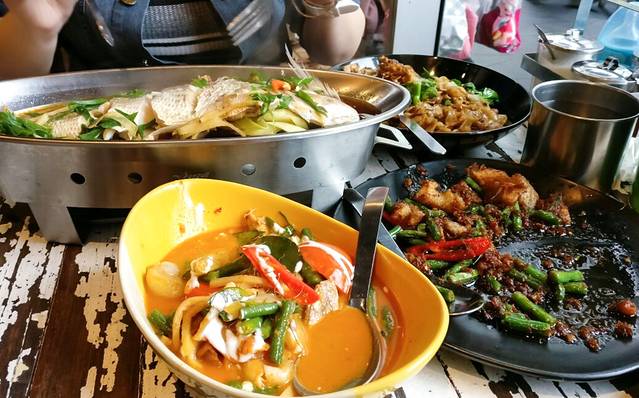 Abb Air - Thai Cuisine 1982