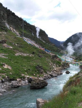 措普沟热坑温泉