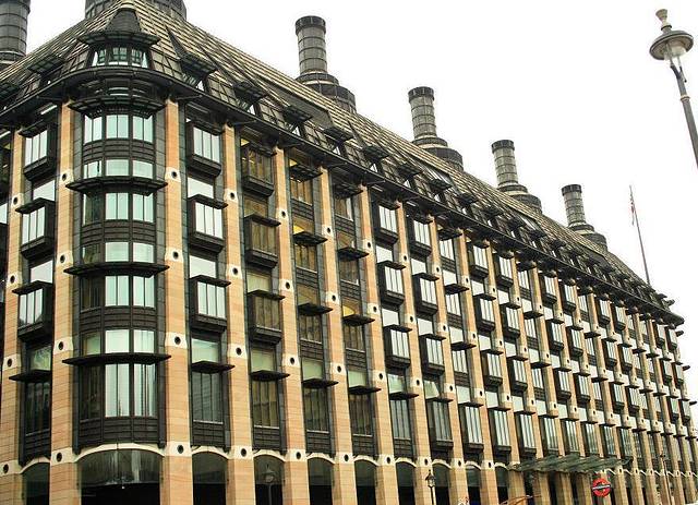 布鲁斯伯里圣乔治教堂