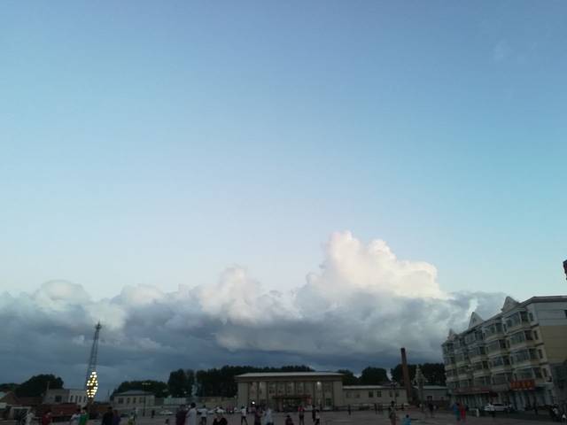 新友谊站-站前广场