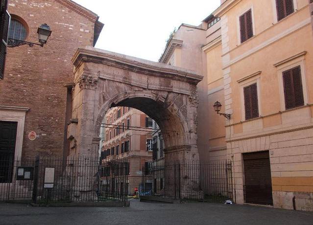 加里恩努斯凯旋门