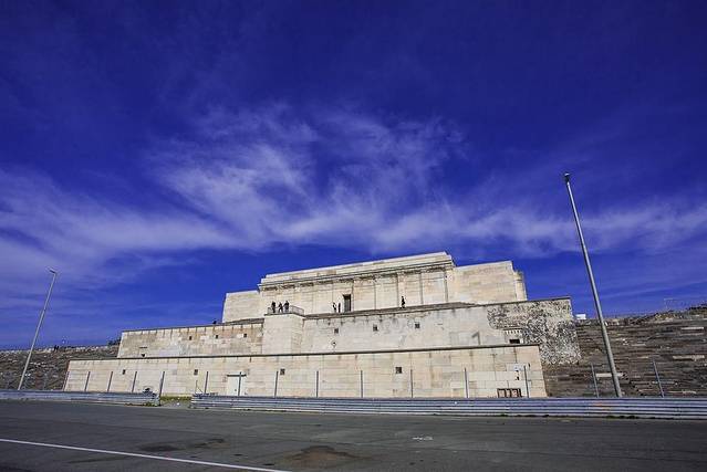 皇家英联邦游泳池