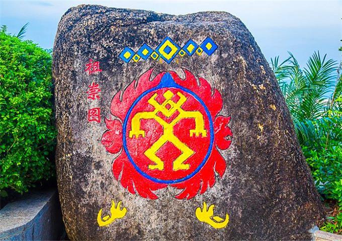 这个景区流传着一个美丽的爱情传说传说鹿回头的原型是黎族的先人远古