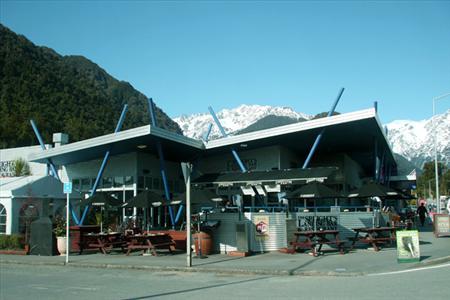 The Landing Restaurant & Bar