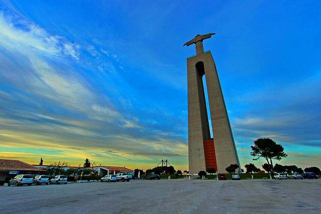 里斯本大耶稣像