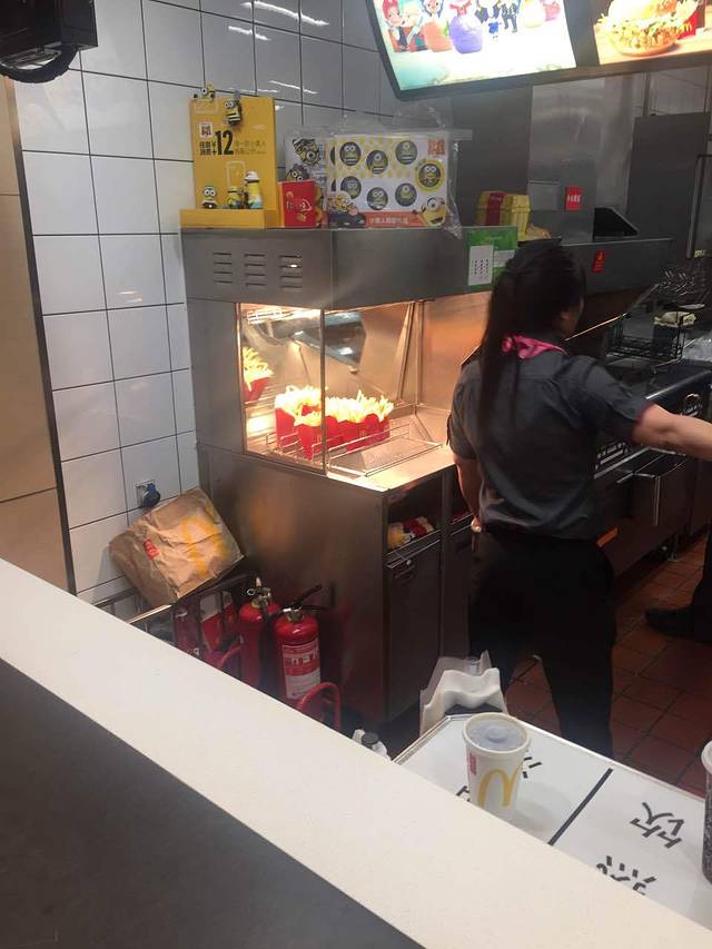 麦当劳(军博店)