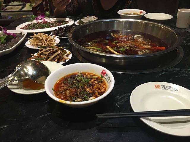 忘情水鱼头·鲜鱼火锅(江东中路店)