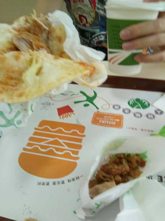 华莱士·全鸡汉堡(容山店)