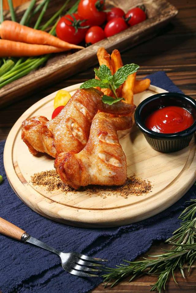 悦享绿山墙西餐厅