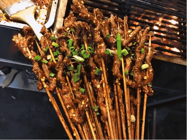 范二妹独特烧烤夜宵城(宜宾总店)