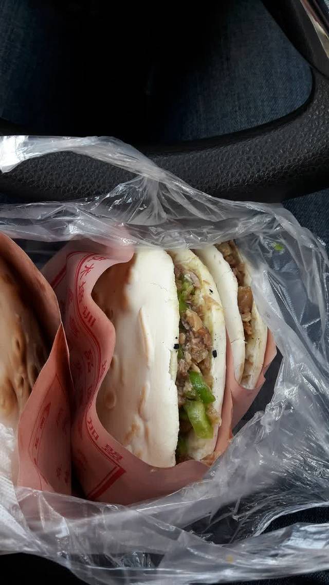 易品圆腊汁肉夹馍(老转盘店)
