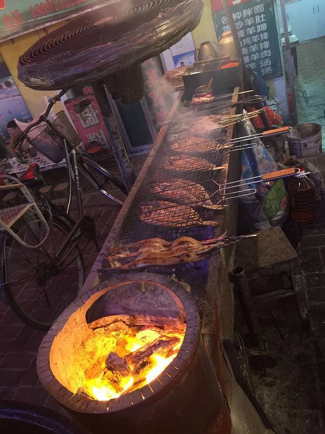 四季美食夜市