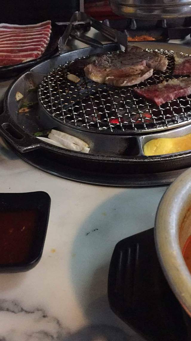崔家庄木炭烤肉(曹路宝龙广场店)