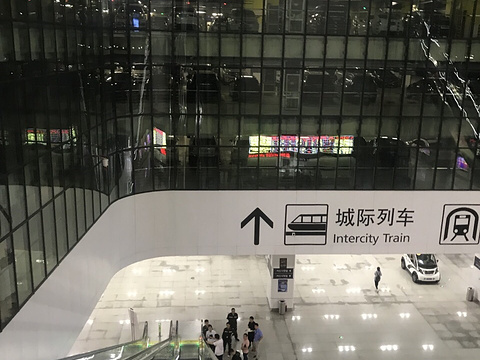 新郑机场站