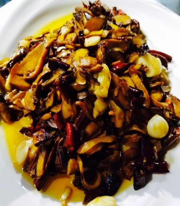 南华红龙草墩屋(涟漪街店)