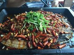 逗鱼非常炉火烤鱼餐厅(万福广场店)