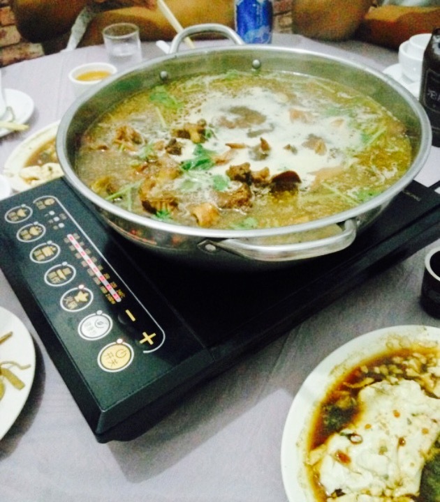 铁锅柴鸡
