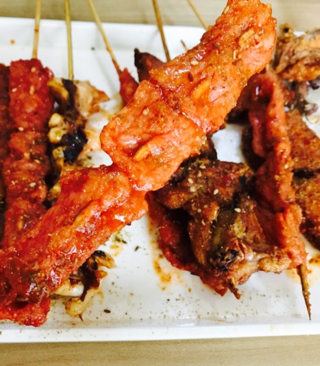 七经街上海炸串我要点评 人均:16元 特色:炸肉串 鸡皮 豆皮