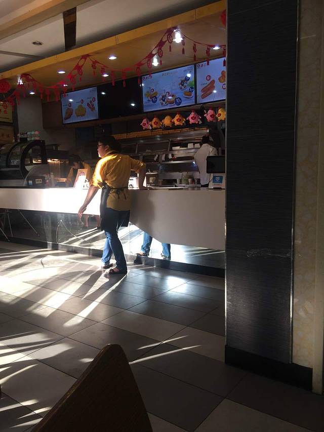 德艺堡·炸鸡汉堡(横店万盛街店)