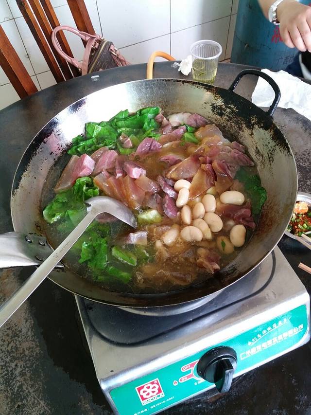 毛奎老猪脚火锅