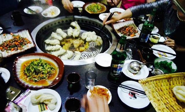 山源农家院柴火铁锅炖