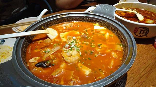 渝是乎花花椒椒与酸菜鱼(新世界百货新顺南大街千姿店)