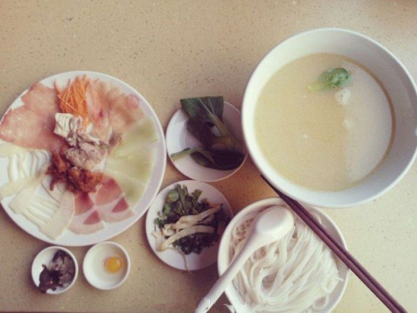 桥之情正宗蒙自过桥米线 26年老店