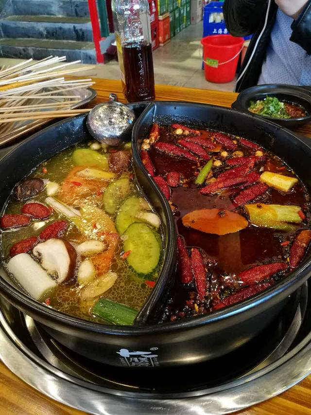 二当家牛肉串串火锅(宝龙总店)