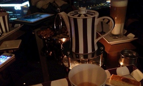 上海浦东丽思卡尔顿酒店·AURA酒廊