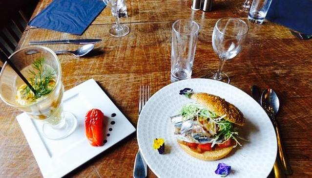 L Alimentation Restaurant De L Oiseau Mouche